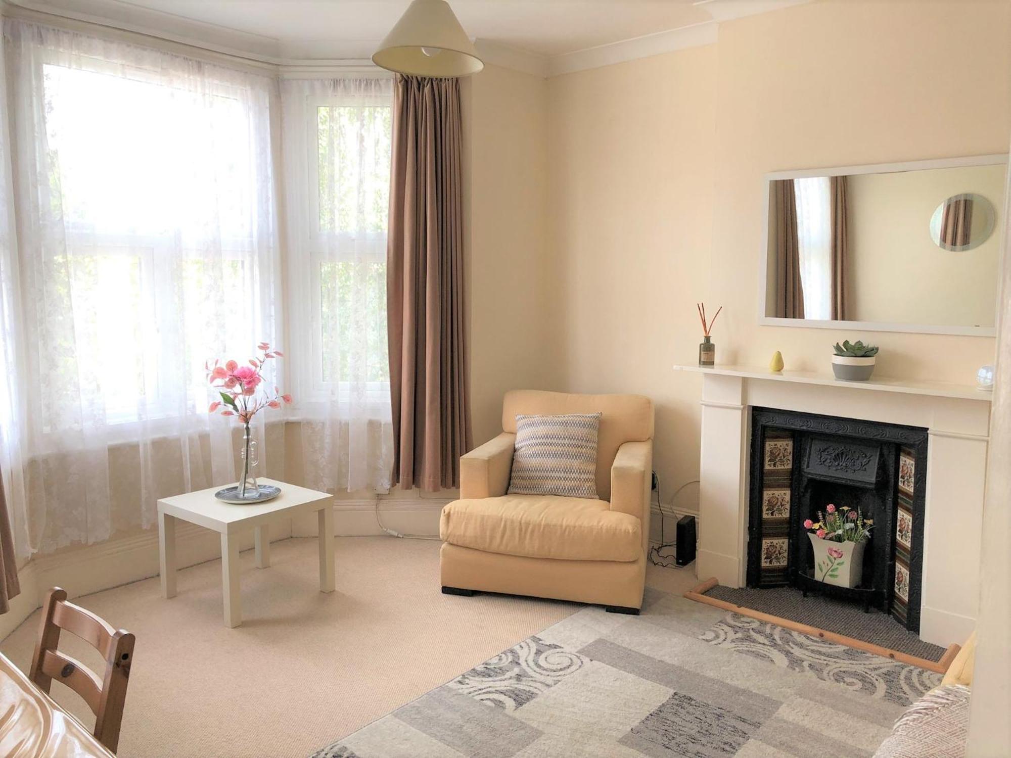 Spacious West London 2 Bedroom Apartment Екстер'єр фото