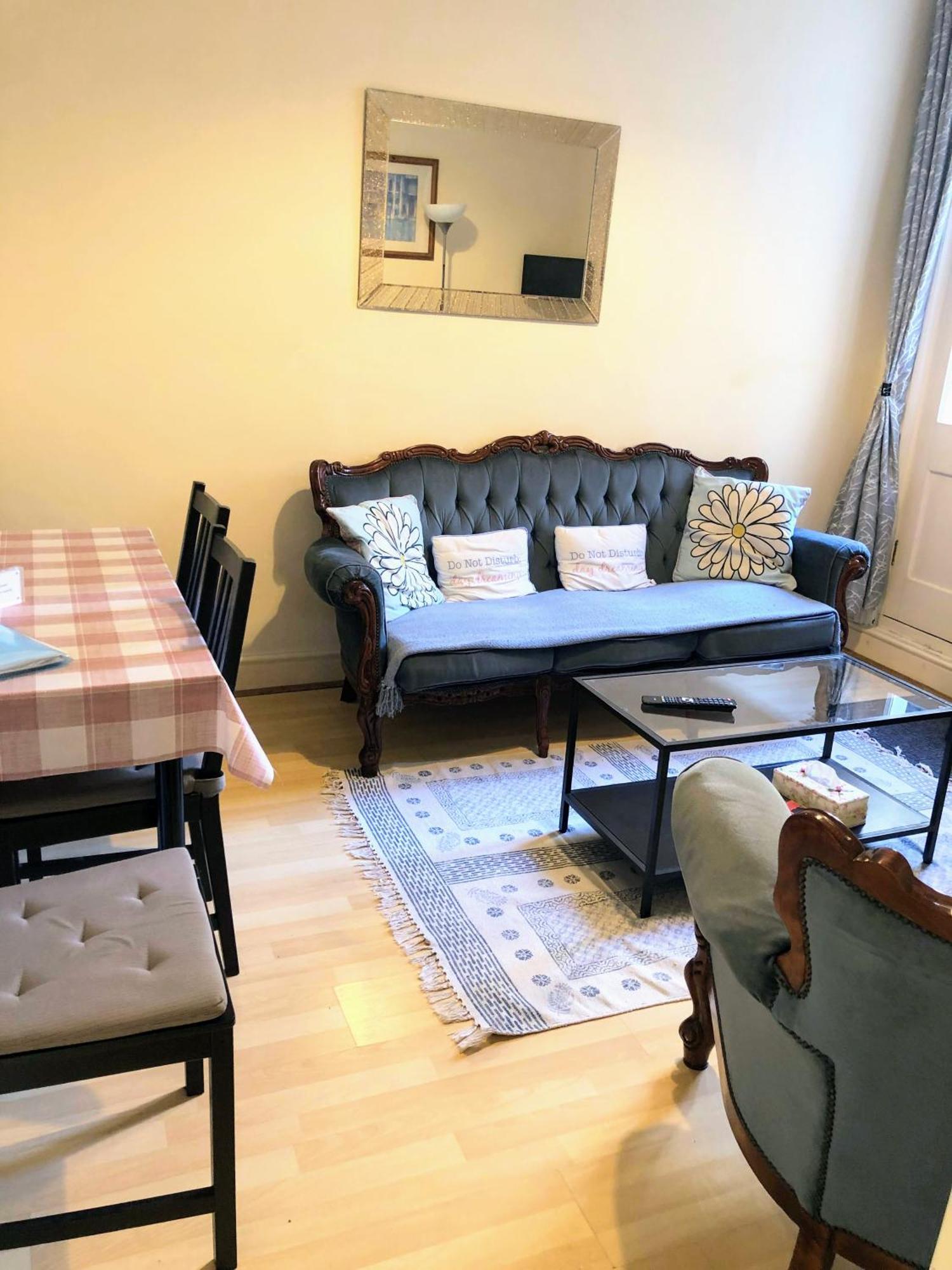 Spacious West London 2 Bedroom Apartment Екстер'єр фото