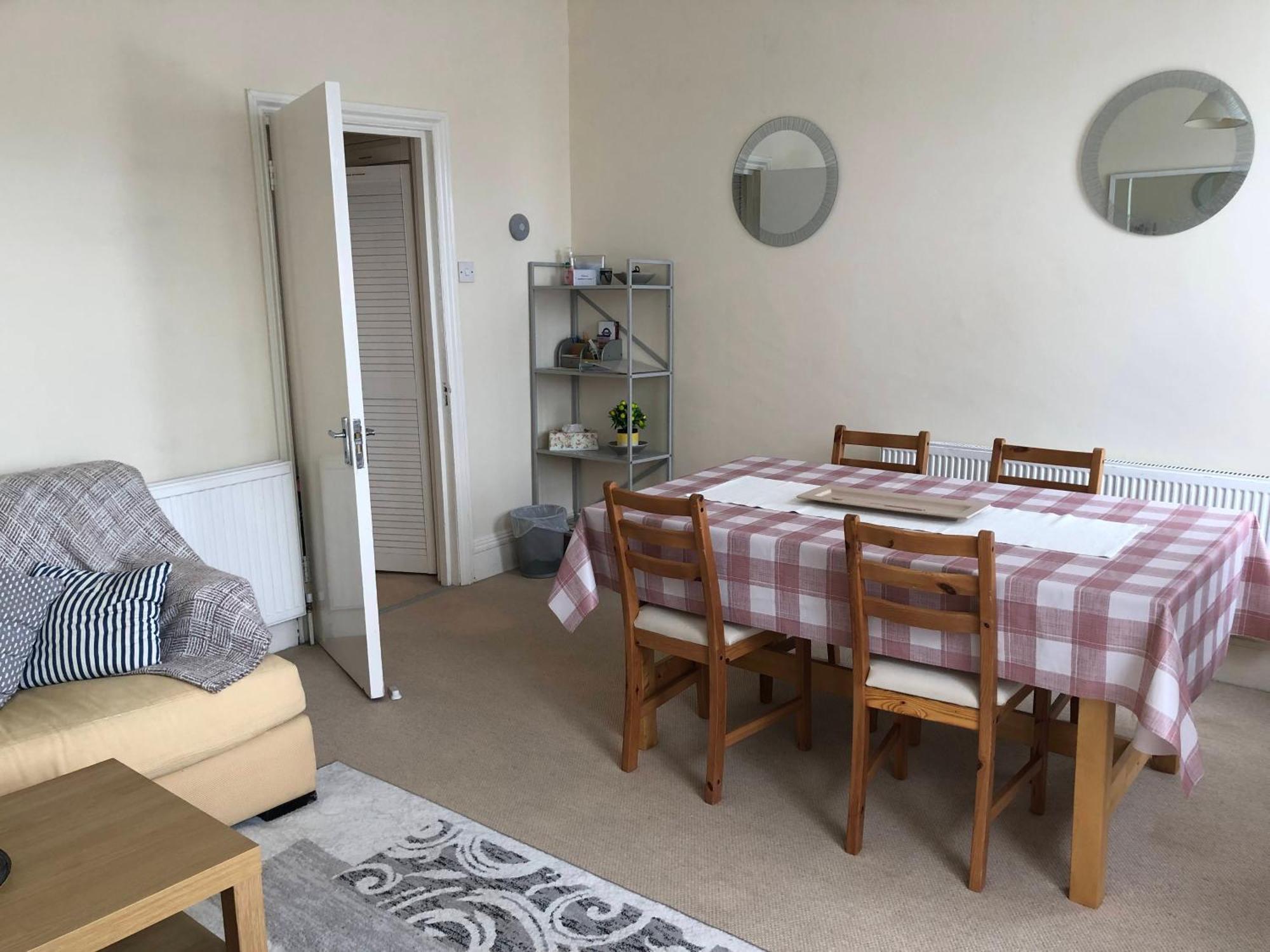 Spacious West London 2 Bedroom Apartment Екстер'єр фото