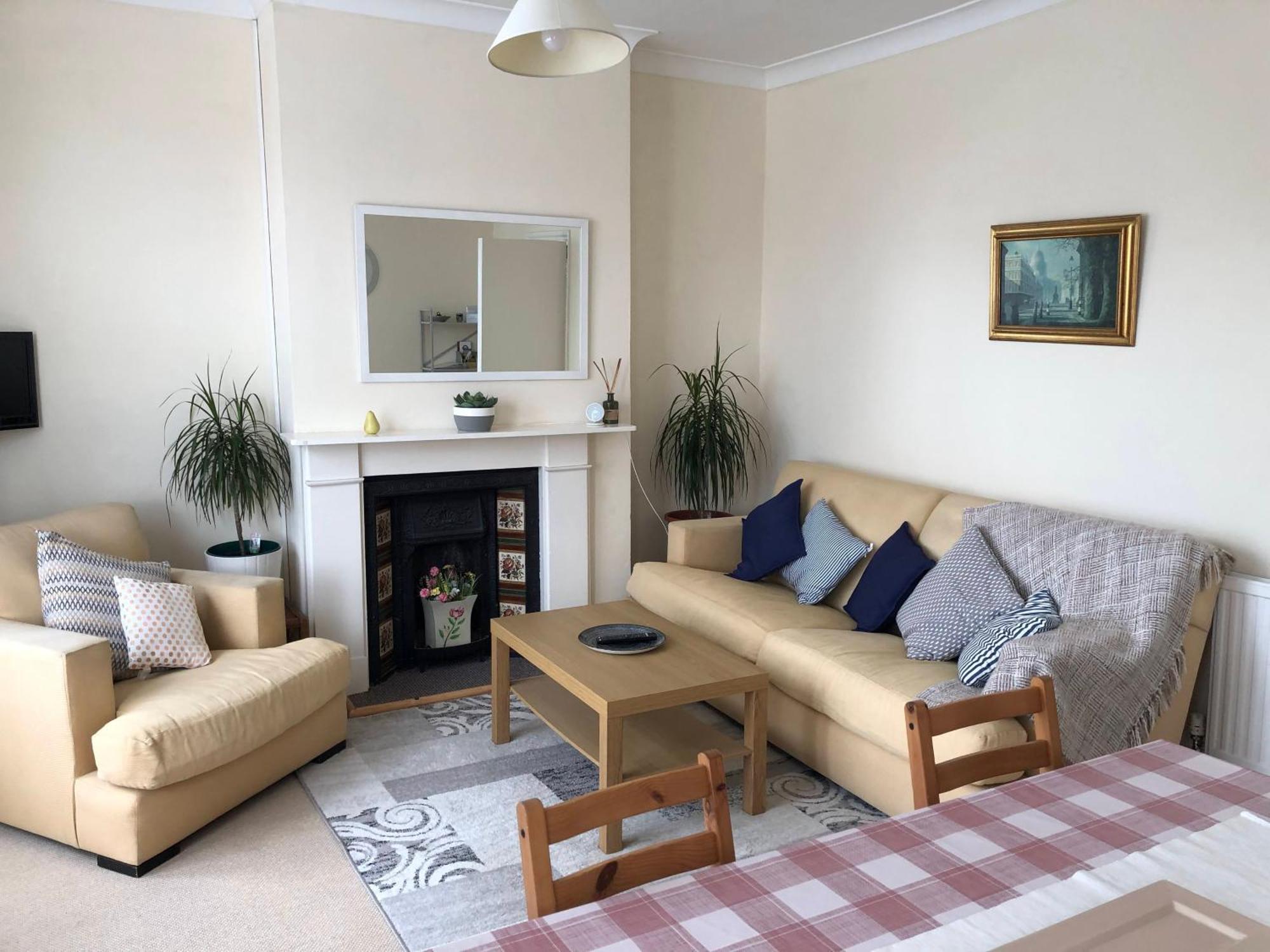 Spacious West London 2 Bedroom Apartment Екстер'єр фото