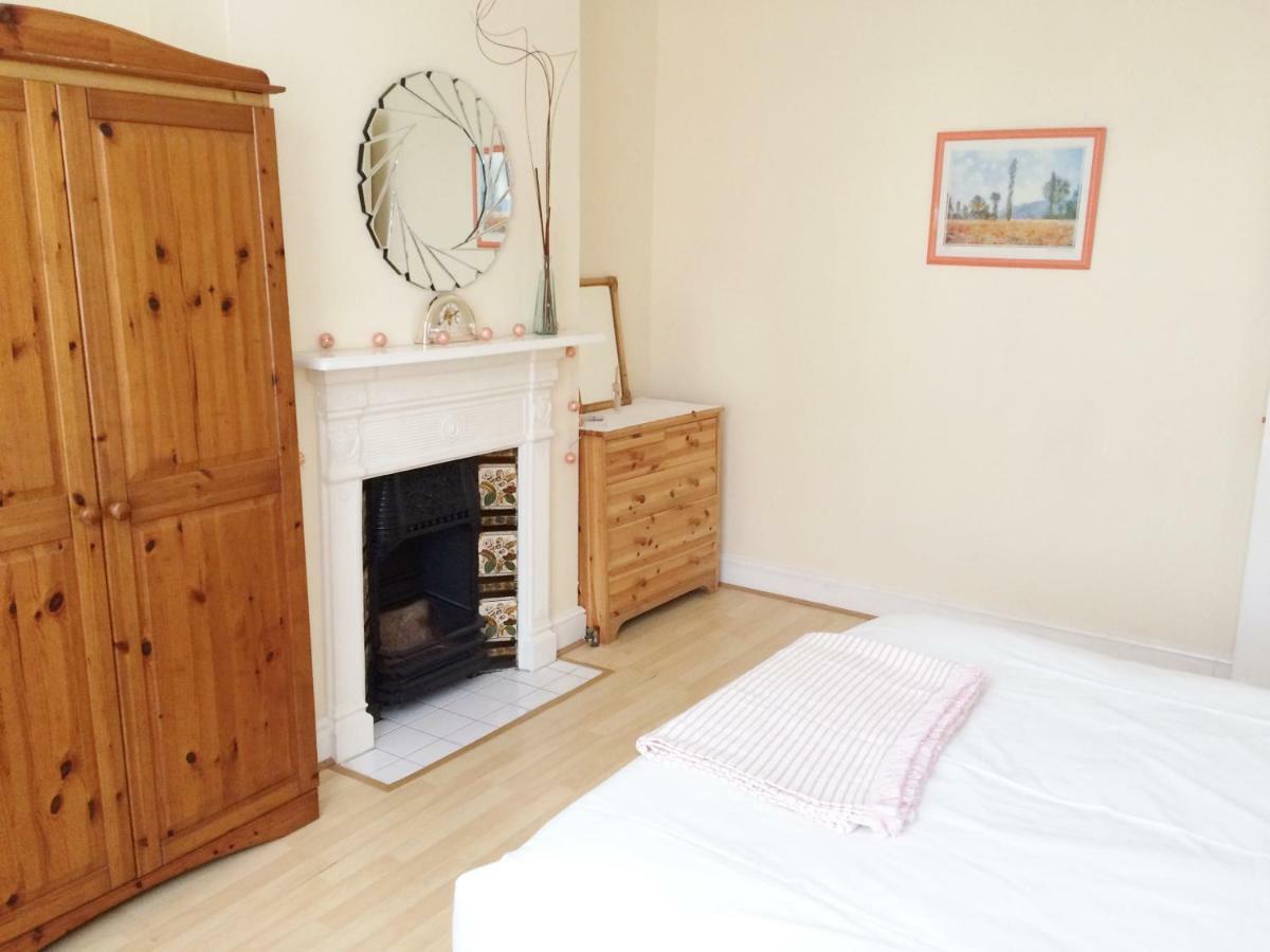Spacious West London 2 Bedroom Apartment Екстер'єр фото