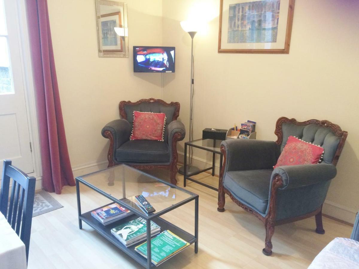 Spacious West London 2 Bedroom Apartment Екстер'єр фото